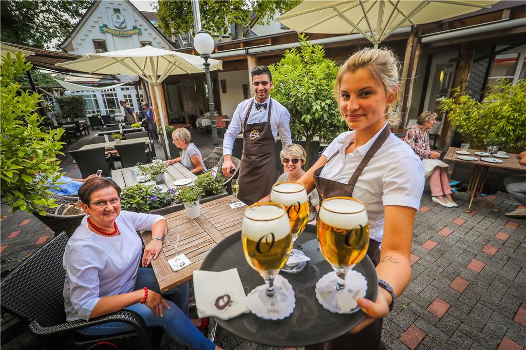 Das sind die schönsten Biergärten in Dortmund – Übersicht, Check und Karte Elfi Papaspyrou (l.) und Anke Strassner kommen gerne in kleiner und in großer Runde am Nachmittag zum Kaffee oder auch mal später zum Abendessen in diesen Biergarten.