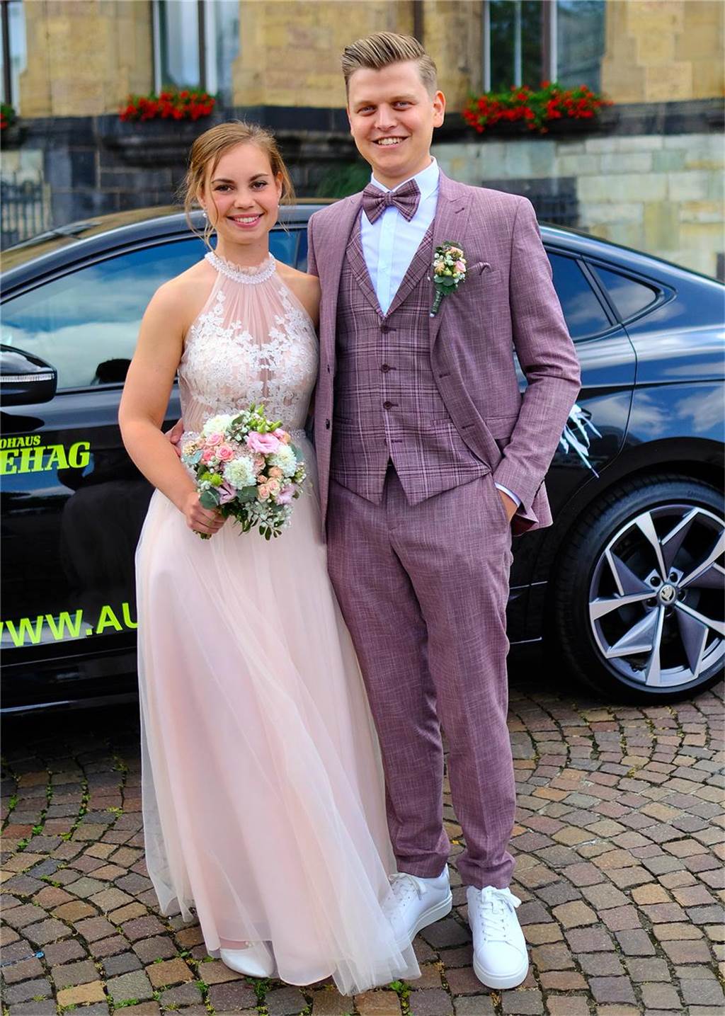 Im Königin-Astrid-Park in Brügge gab‘s ein matschiges Hosenbein Elina Nahlinger und Philipp Rose-Nahlinger gaben sich im Recklinghäuser Rathaus das Jawort.