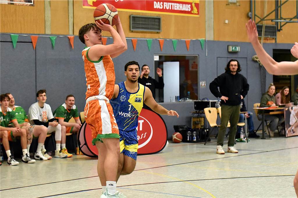 BG Dorsten hakt Aus im WBV-Pokal schnell ab: Wichtige Spieler fehlten gegen Haspe Elion Ramosaj beim Korbwurf