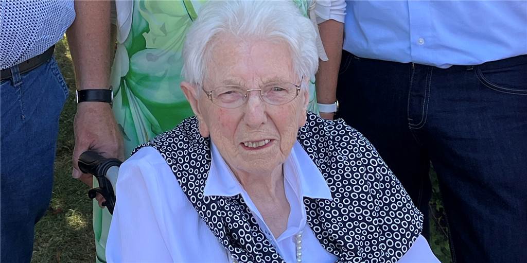 Elisabeth Kleine Bley hat auch mit 100 Jahren noch Freude am Leben Elisabeth Kleine Bley wurde 100 Jahre alt und feierte diesen außergewöhnlichen Geburtstag mit ihrer Familie und Freunden.