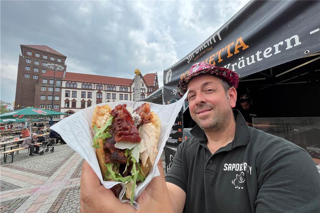 Eliseo Ranallo hat sich mit seinem Stand „Saporeaty“ auf Porchetta spezialisiert, einen italienischen Spanferkel-Braten im Focaccia.