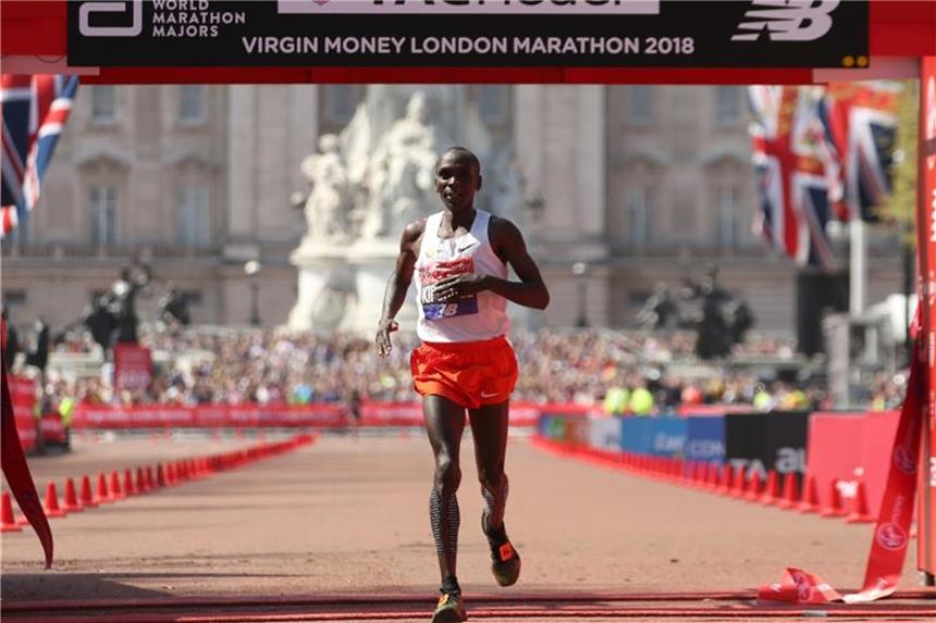 Eliud Kipchoge aus Kenia gewann den Marathon in London. Foto: Paul Harding/PA Wire
