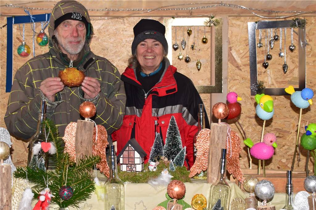Weihnachtszauber auf dem ETuS : Besucher sind begeistert Weihnachtsmarkt in Haltern.