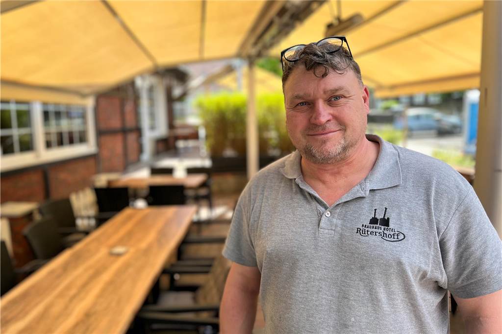 Ein kühles Bier in der Sonne: Wo man im Freien etwas trinken kann Elmar Bök vom Brauhaus Rütershoff in Castrop-Rauxel