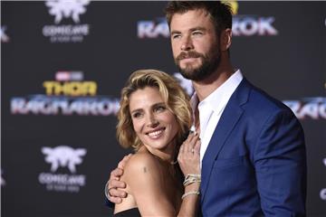 Elsa Pataky und Chris Hemsworth haben Schwung. Foto: Chris Pizzello/Invision/AP