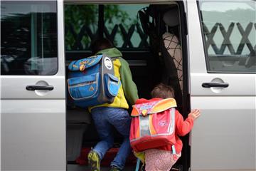 Eltern als Chauffeure für ihre Kinder: Ist das gut? Foto: Ralf Hirschberger