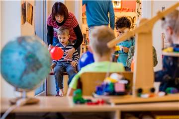 Elternbeiträge für Kita oder Kindertagespflege werden im Januar nicht im Kreis Borken eingezogen. Für die OGS und die Übermittagsbetreuung verzichtet die Gemeinde Raesfeld ebenfalls auf die Elternbeiträge. (Symbolbild)