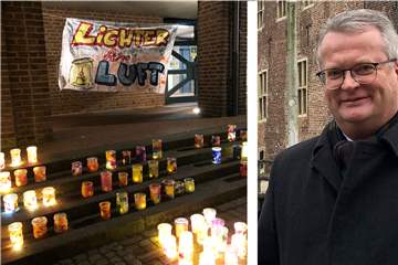 Elternvertreter hatten am Montagabend viele bunte Lichter auf dem Rathausplatz aufgestellt, um für die Anschaffung von Raumlufttechnischen Anlagen zu werben. Bürgermeister Martin Tesing beklagte sich im Ausschuss über den Druck, den die Schulpflegschaften ausgeübt hätten.