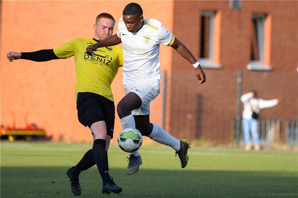 SuS Olfen holt Spieler von SuS Kaiserau, der schon für den Lüner SV auflief Emanuel Lucau (r.) lief bereits für den Lüner SV auf.
