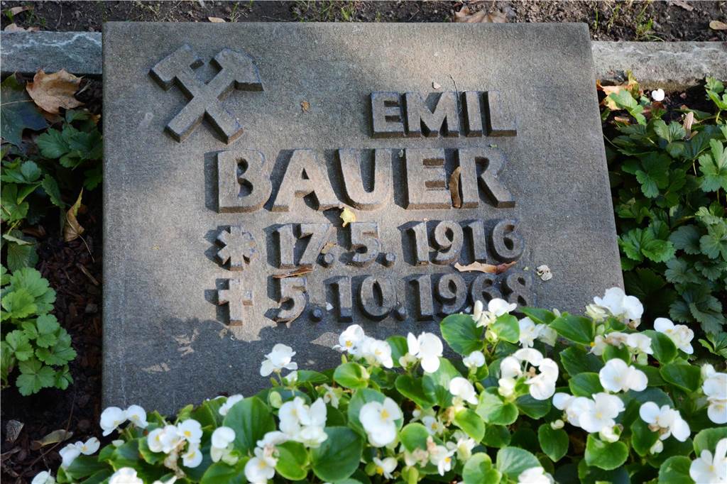 Ein Grabstein für eines der Opfer.