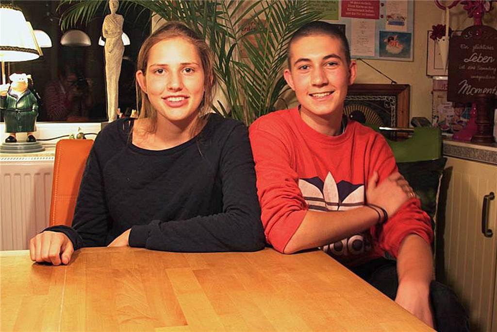 Für Emma Brinkmann geht es ein Jahr nach dem Abschluss auf die griechische Insel Tinos Emma Brinkmann und Michel Stalliwe haben 2017 ihren Abschluss an der Profilschule Ascheberg gemacht.