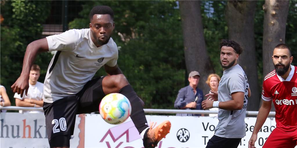 Dortmunder Löwen und VfR Sölde im Finale - Brackel 06 verliert Derby und Kaiserau einen Spieler Emmanuel Nagel (Nr. 20) gewann mit den Löwen gegen den Ortsrivalen SV Brackel 06.