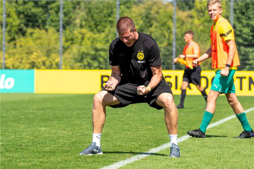Mike Tullberg ballt jubelnd die Fäuste.