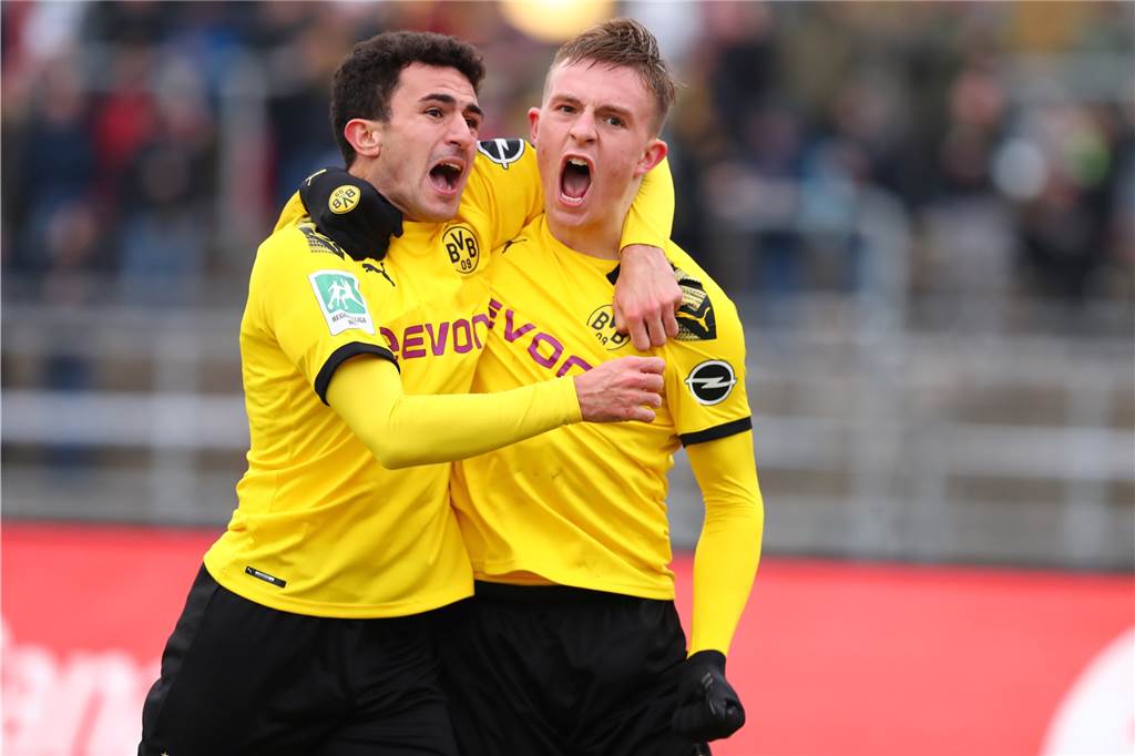 Dortmunds U23 erinnert sich an vergessene Tugenden - und darf endlich wieder feiern Emotionaler Jubel: Doppeltorschütze Magnus Kaastrup (r.) und Mateu Morey.