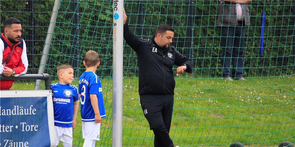 Gesunde Rivalität: Im Kamener Derby trifft der VfL auf den SuS Kaiserau Emre Aktas (r.) und der VfL Kamen treten am Freitagabend in einem weiteren Testspiel gegen den SuS Kaiserau an.