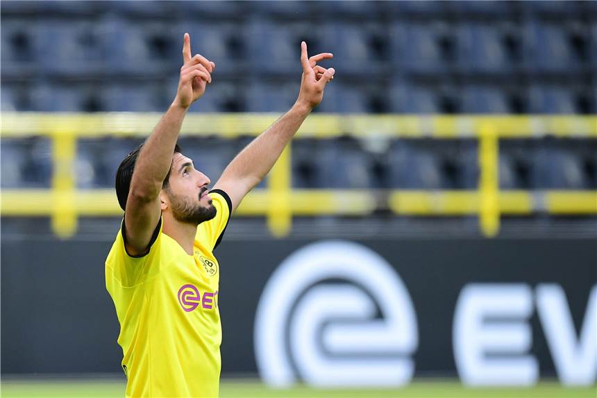BVB-Matchwinner Can ermahnt Sancho - und lobt Trainer Favre Emre Can bejubelt seinen Siegtreffer für den BVB gegen Hertha BSC.