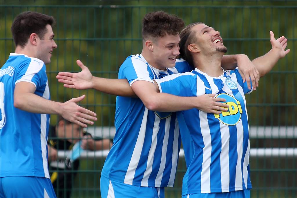 FC Frohlinde tauscht Spieler mit einem Dortmunder Westfalenligisten - der dementiert das Emre Hamut (r.), der zum FC Frohlinde kommen möchte, zeichnete sich im Spiel des FC Brünninghausen gegen Westfalia Wickede als Torschütze in der Westfalenliga aus.