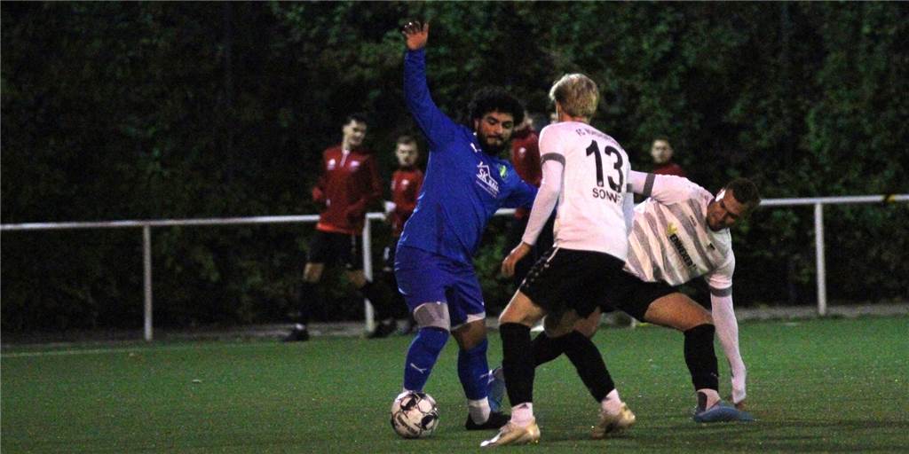 Mario Plechaty hadert nach Testspiel-Niederlage – dabei wollte er sich gar nicht aufregen Emre Yildiz (l.) traf doppelt gegen den FC Nordkirchen mit Nils Venneker (r.).