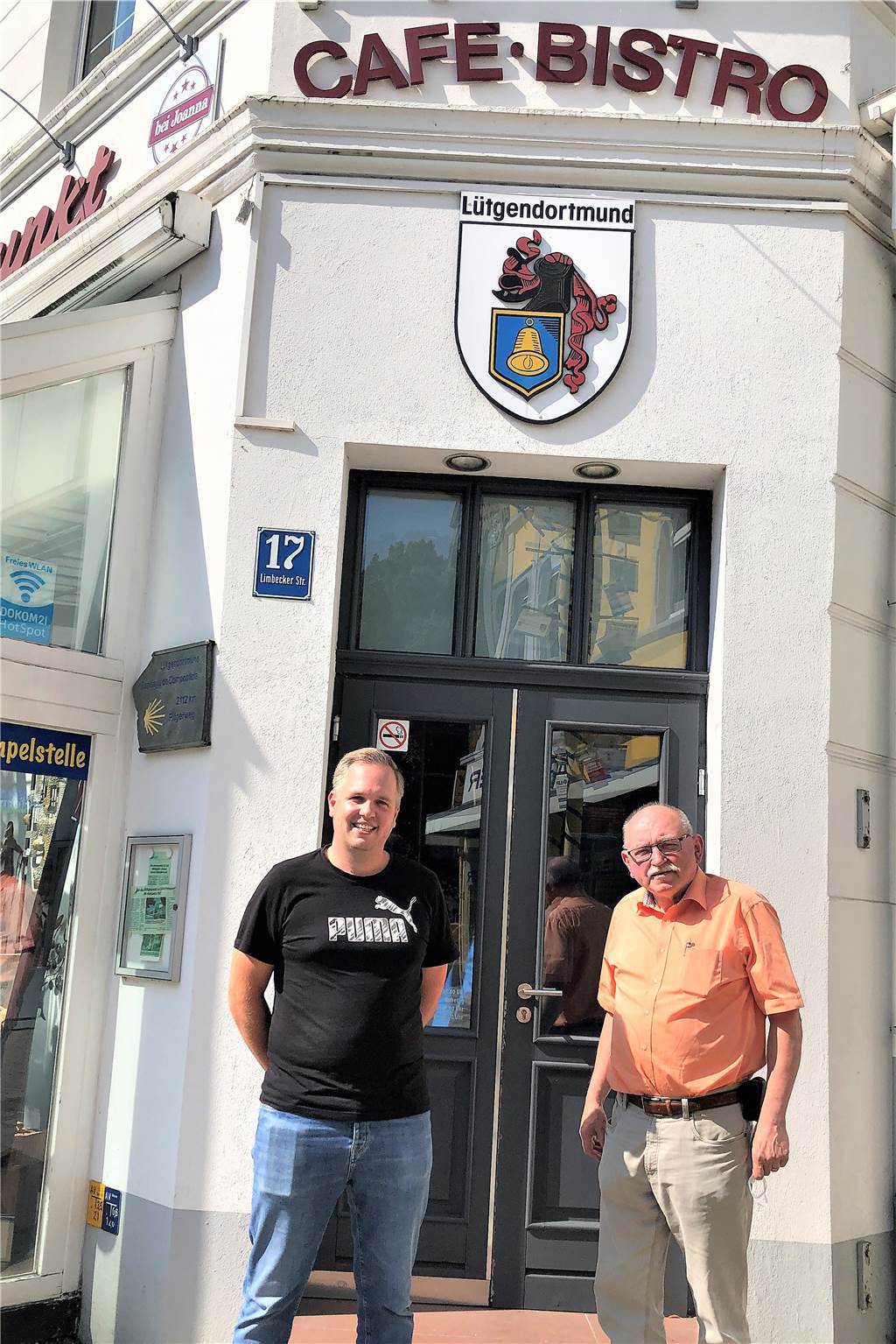 Erst Kult-Imbiss, jetzt Kult-Café: Dortmunder Gastronomen expandieren Ende Juli haben René Rosenthal und Wilhelm Mohrenstecher (r.) den Pachtvertrag für das Café Blickpunkt unterschrieben.