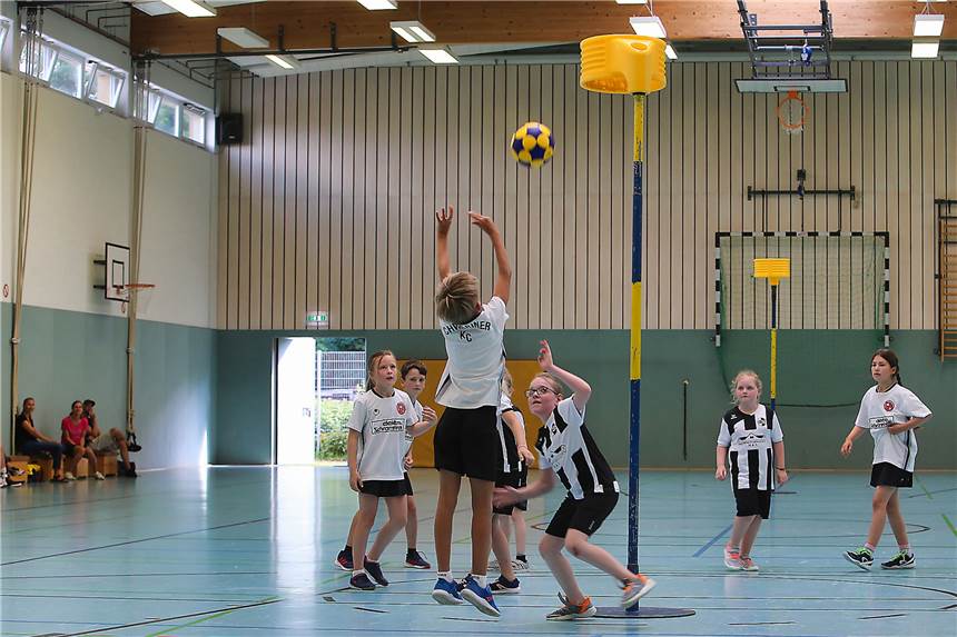 Nach Zeichen von Eltern: Korfballer kapitulieren jetzt auf ganzer Linie vor Corona Ende Juli läutete ein E-Jugend-Turnier in der Sporthalle an der Kleinen Lönsstraße das Ende des Korfball-Lockdowns ein. Ende Oktober haben sich die Korbjäger wieder eine Pause verordnet.