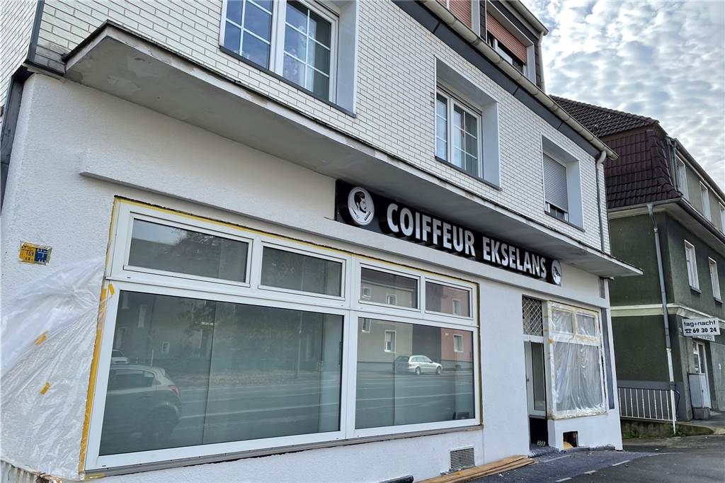 Dortmunder Friseur muss umziehen: „Hatte Angst, nichts Neues zu finden“ Das neue Ladenlokal von "Coiffeur Ekselans" an der Provinzalstraße in Bövinghausen