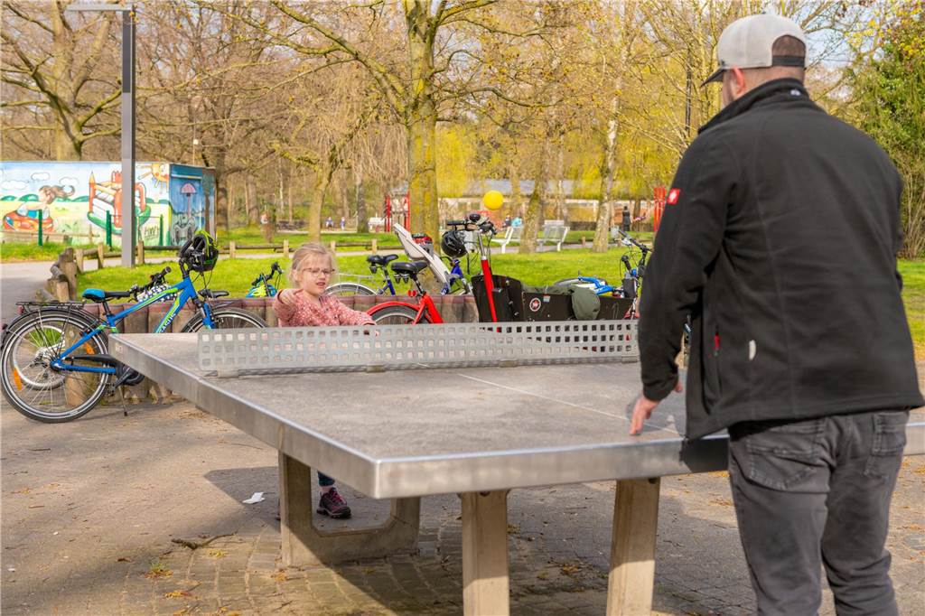 Endlich wieder eine Runde Draußen-Tischtennis. 