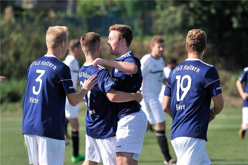 Endlich wieder Fußball: Alle Halterner Teams in der Vorbereitungs-Übersicht Endlich wieder Fußball: Halterns Fußballer kehren endlich wieder auf den Sportplatz zurück.