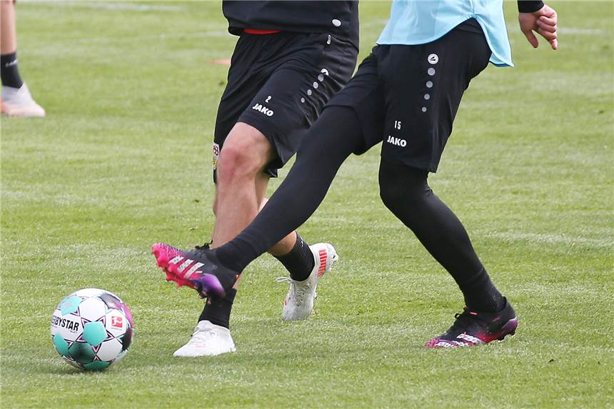Trotz hoher Auflagen: Bayerische Fußballklubs atmen auf, sie dürfen wieder auf die Plätze Endlich wieder Fußball-Training: In Bayern dürfen Amateursportler unter gewissen Gegebenheiten wieder auf den Platz.