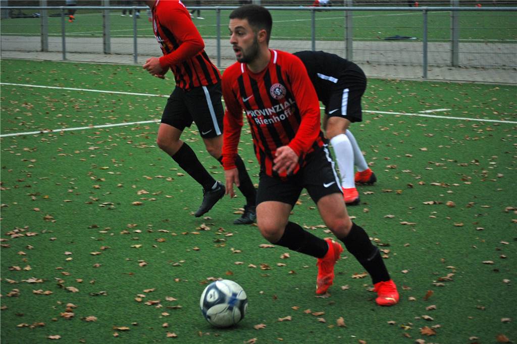 FC Overberge bastelt weiter am Kader und wird beim SSV Mühlhausen fündig Enes Akdogan wechselt im Sommer vom SSV Mühlausen zum FC Overberge.