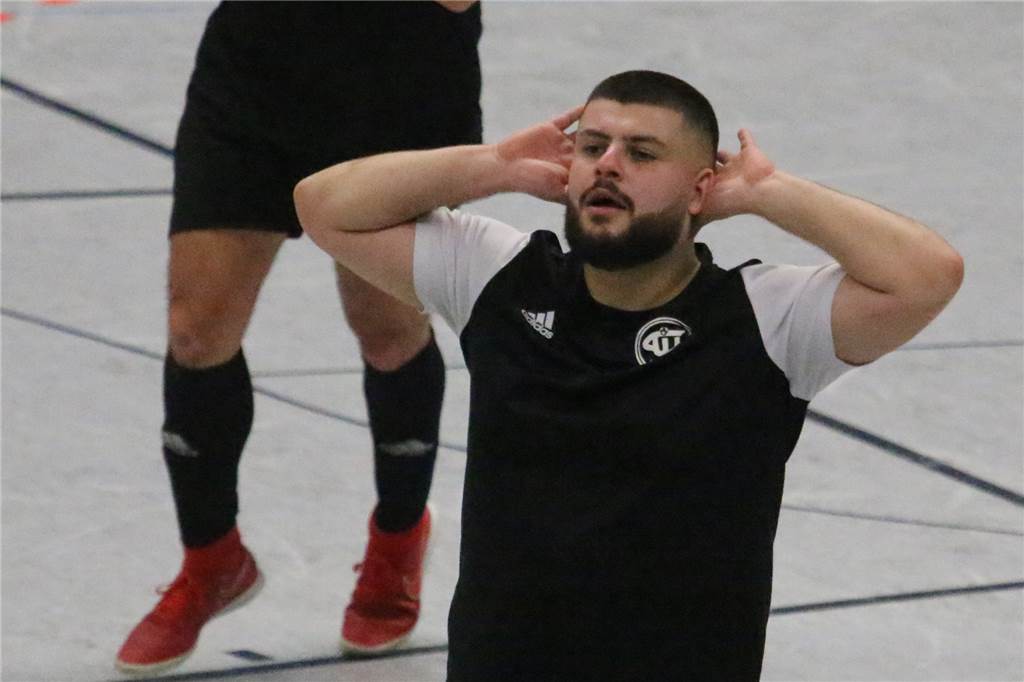 Enes Yavuz lässt seine Zukunft über den Sommer hinaus offen Enes Yavuz jubelt nach einem seiner vielen Tore und möchte die Fans hören.