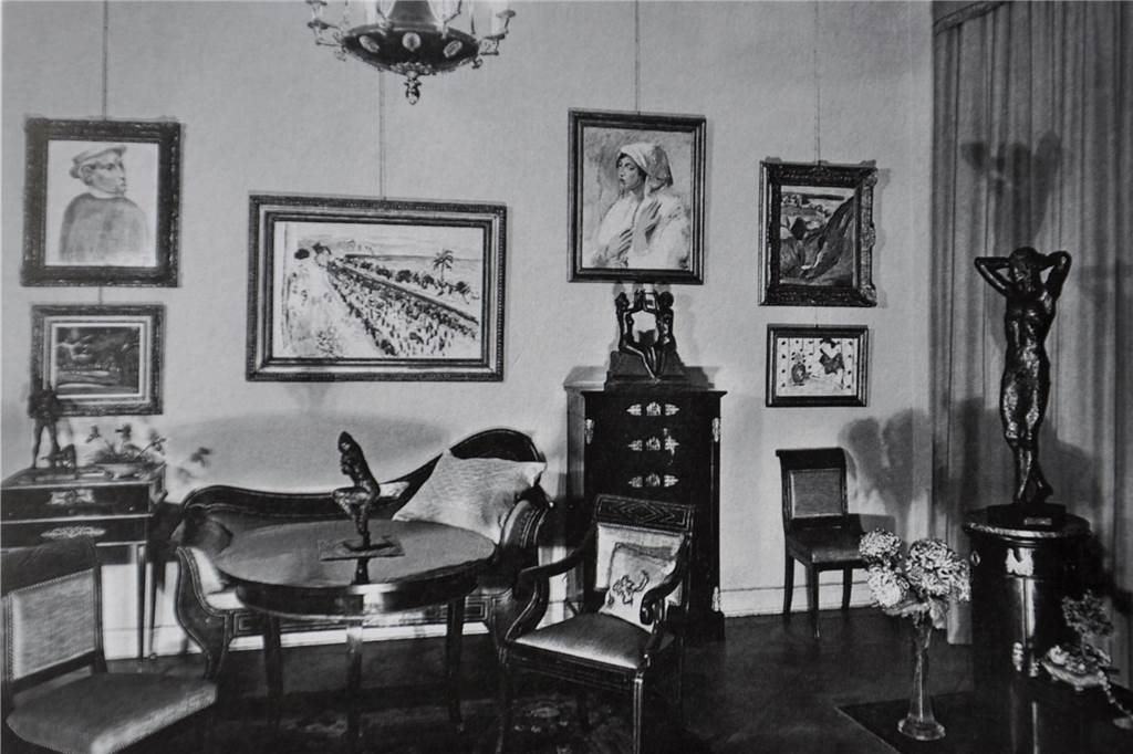 Die Dortmunderin, die eine der größten Kunstsammlungen der Moderne ermöglichte Eng an eng hingen die Kunstwerke in der großbürgerlichen Wohnung der Flechtheims in Berlin-Charlottenburg - egal ob im Flur, im Ess- oder im Kaminzimmer.