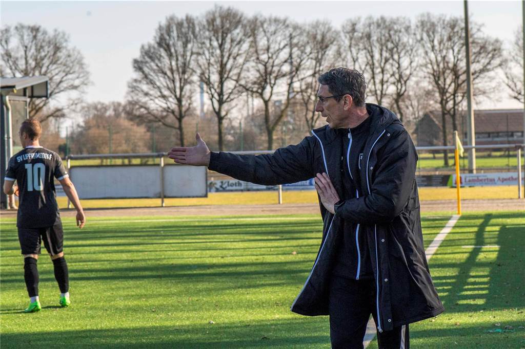 „Die Jungs sind gewillt, sich zu verbessern“ Engagiert, motiviert und auch in der kommenden Saison weiter Trainer des SV Lippramsdorf: Sven Kmetsch.