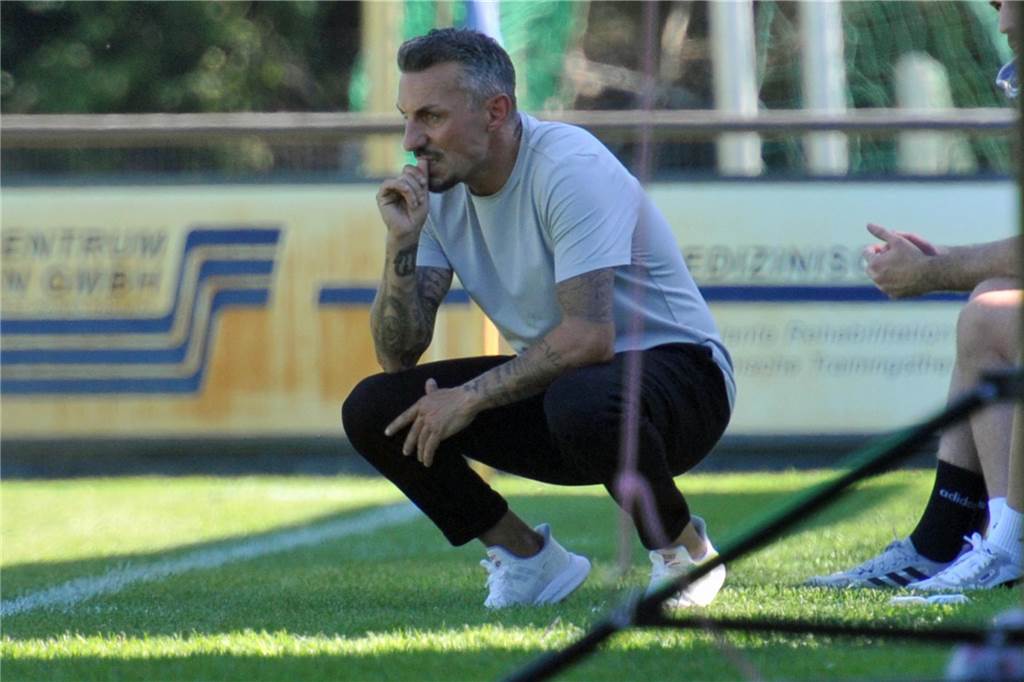 Felix Mensing wechselt zum SV Schermbeck: Vertrag bei den SF Lotte aufgelöst Engin Yavuzaslan kennt Felix Mensing aus gemeinsamer Zeit bei der SpVgg Vreden.
