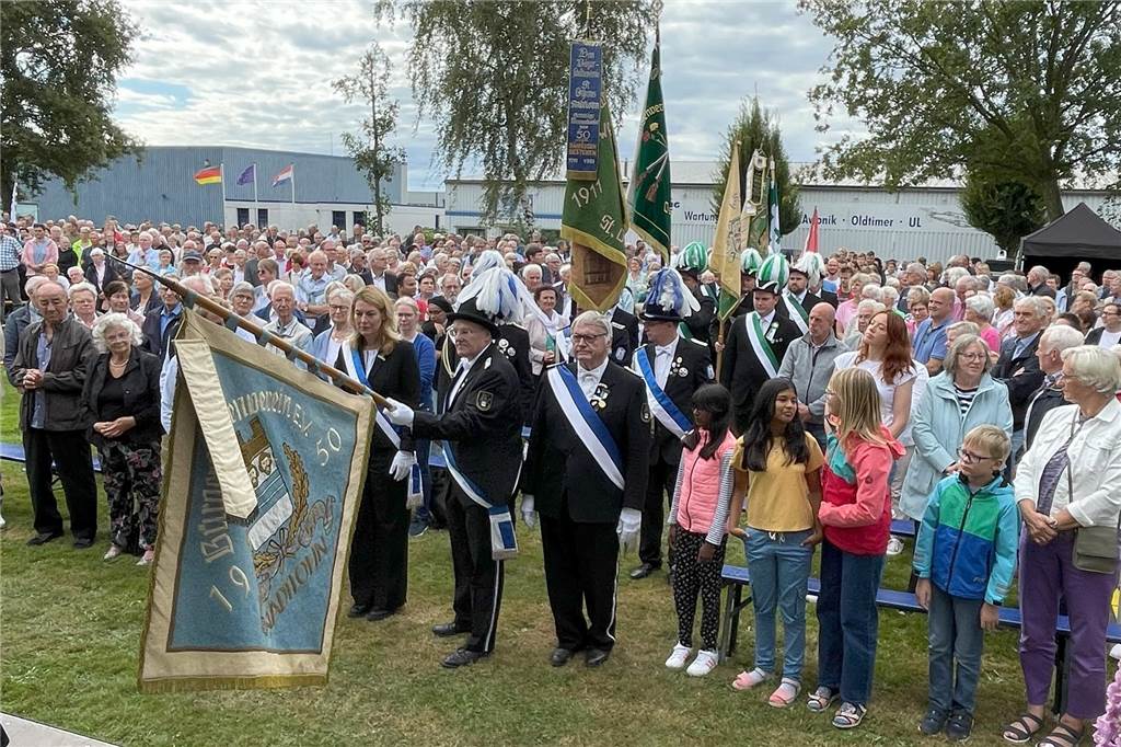 Enorm war die Resonanz auf den Open-Air-Gottesdienst, mit dem symbolisch der Start des Pastoralen Raumes SVS erfolgte. 