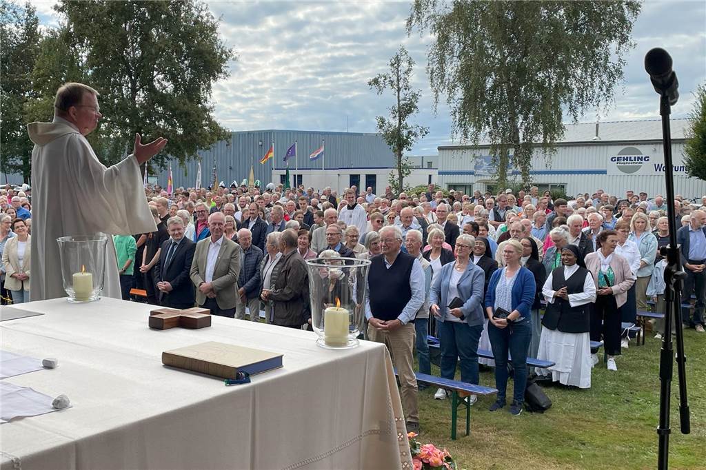 Enorm war die Resonanz auf den Open-Air-Gottesdienst, mit dem symbolisch der Start des Pastoralen Raumes SVS erfolgte. 