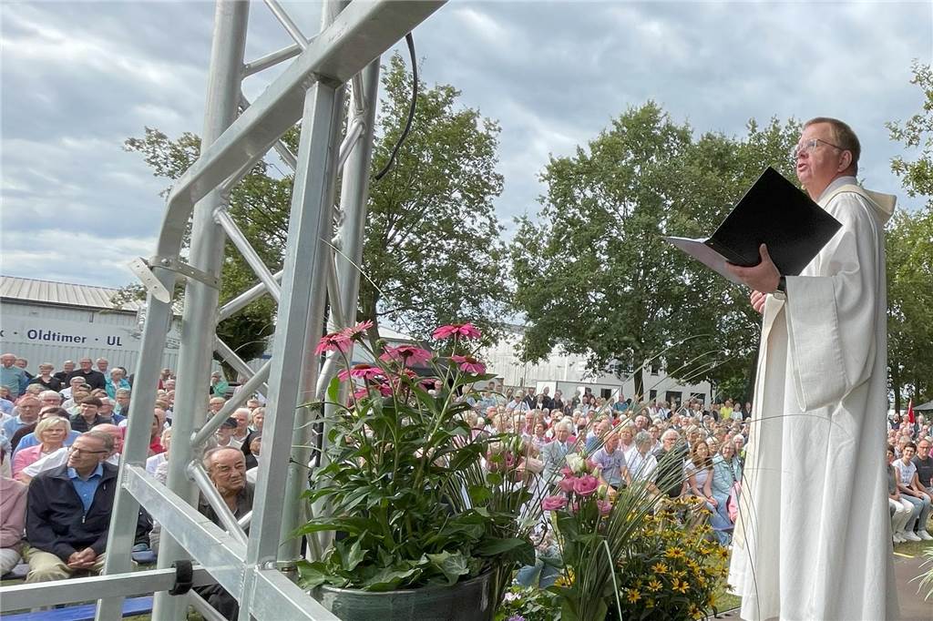 Enorm war die Resonanz auf den Open-Air-Gottesdienst, mit dem symbolisch der Start des Pastoralen Raumes SVS erfolgte. 