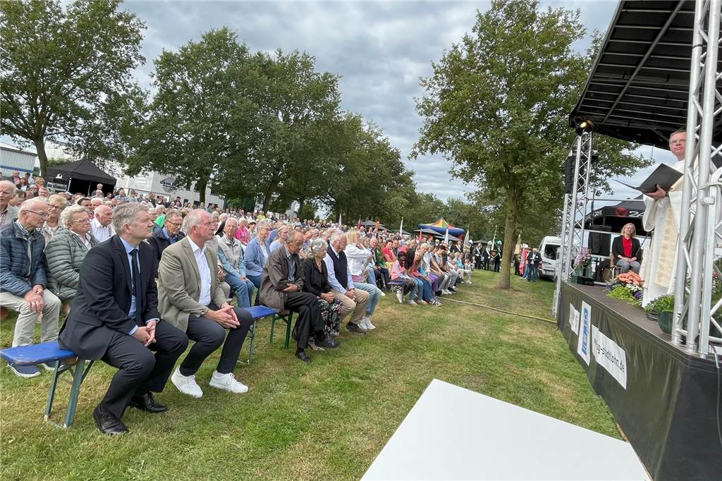 Enorm war die Resonanz auf den Open-Air-Gottesdienst, mit dem symbolisch der Start des Pastoralen Raumes SVS erfolgte. 