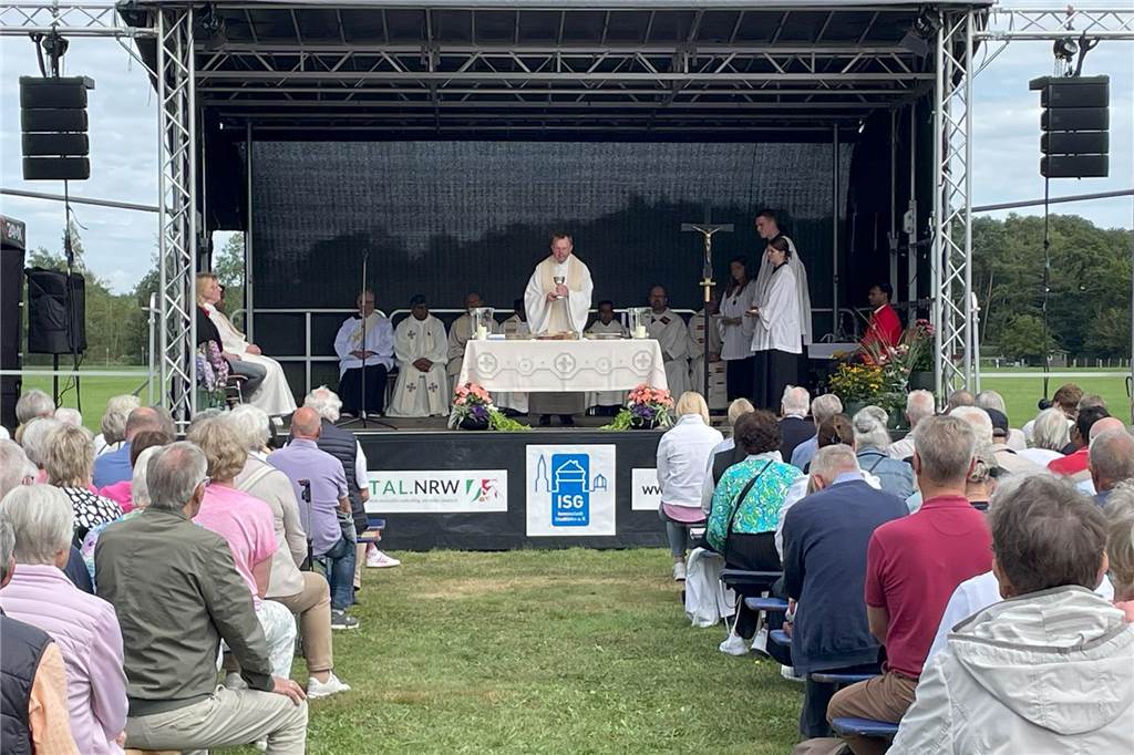 Enorm war die Resonanz auf den Open-Air-Gottesdienst, mit dem symbolisch der Start des Pastoralen Raumes SVS erfolgte. 