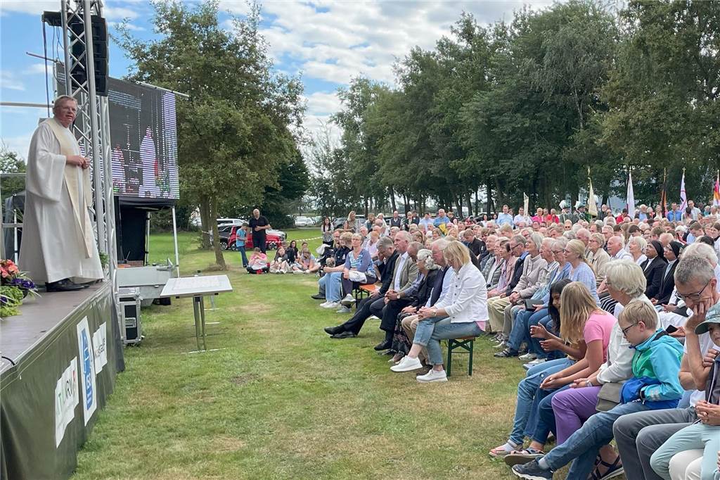 Enorm war die Resonanz auf den Open-Air-Gottesdienst, mit dem symbolisch der Start des Pastoralen Raumes SVS erfolgte. 