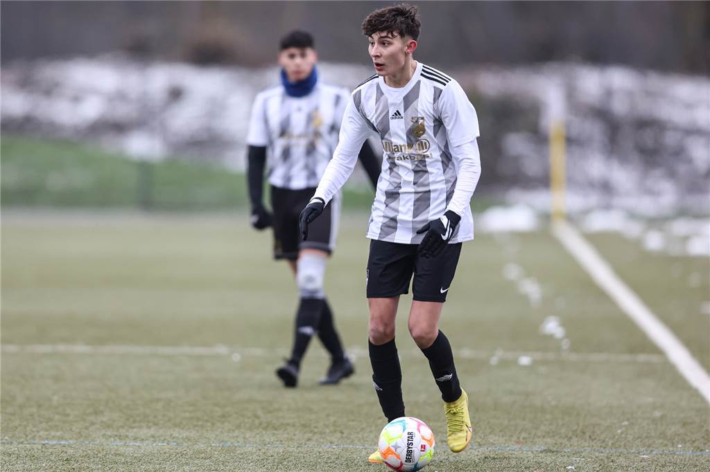 Youngster kommt bei Eintracht Werne auf neuer Position zum Einsatz: Steigerung in der Hinrunde Enrico Isaak muss sich bei Eintracht Werne auf neuer Position einfinden.