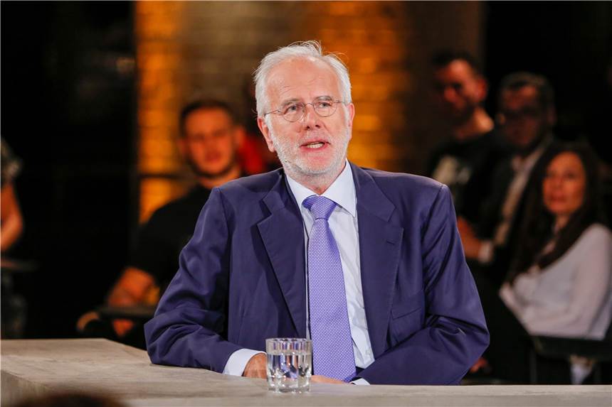 Harald Schmidt über Karl Lauterbach: „Ich höre nicht mehr hin“ Entertainer Harald Schmidt gibt Gesundheitsminister Karl Lauterbach recht – aber beschwert sich trotzdem über seinen „rheinischen Jammersound“.