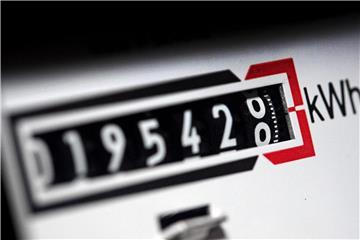 Entgegen einer verbreiteten Wahrnehmung ist der Strompreis seit 2013 recht stabil. Im vergangenen Jahr betrug der Durchschnittspreis 29,86 Cent je Kilowattstunde. Foto: Jan Woitas
