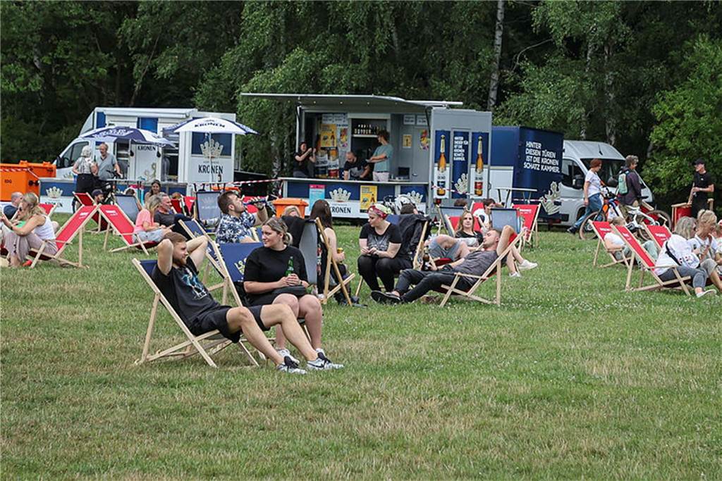 Entspannte Stimmung bei DJ-Picknick.