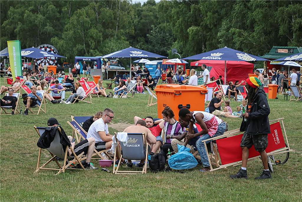 Entspannte Stimmung bei DJ-Picknick.