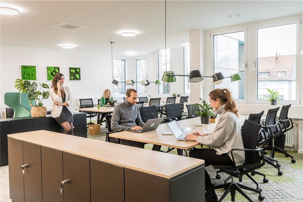 Tim und Dörte Schabsky sind Deutschlands größte Coworking-Anbieter Entspanntes Arbeiten: So sieht es Work Inn Westfalenpark am Rheinlanddamm in Dortmund aus.