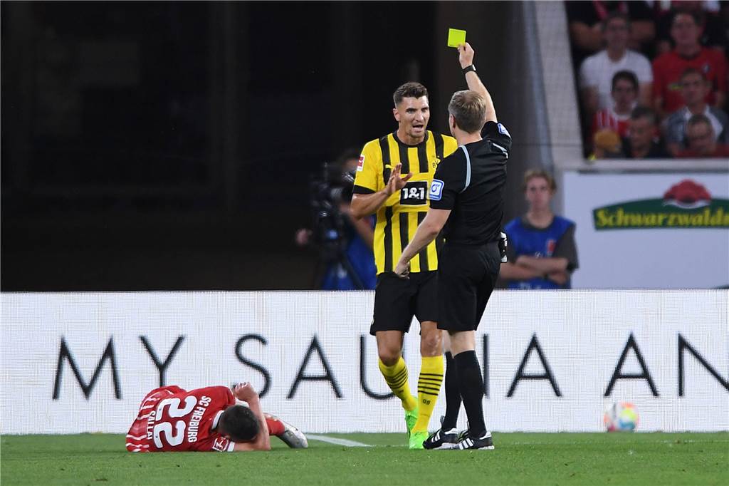 Heimlicher BVB-Matchwinner: Wolf macht Meunier auf der rechten Seite Druck Enttäuschte zum Saisonstart: BVB-Rechtsverteidiger Thomas Meunier.