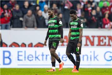 Enttäuschung bei Greuther Fürth: In zwölf Spielen gab es noch keinen Sieg. Ein Dortmunder Kreisligist konnte am zwölften Spieltag dagegen den ersten Erfolg feiern.