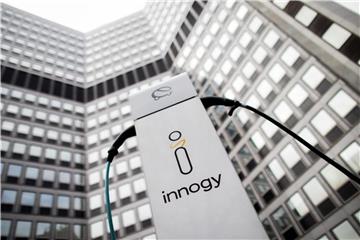 Eon und RWE wollen die Geschäfte der RWE-Netz- und Ökostromtochter Innogy unter sich aufteilen. Foto: Rolf Vennenbernd