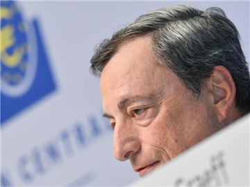 Er hält bislang eisern an der Null-Zins-Politik fest: EZB-Präsident Mario Draghi. Foto: Arne Dedert
