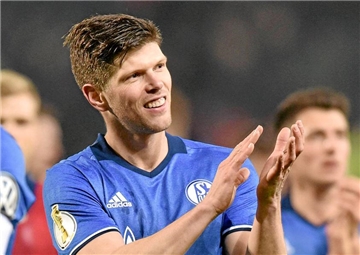 Er lacht wieder: Klaas-Jan Huntelaar meldete sich nach langer Verletzungspause zurück.